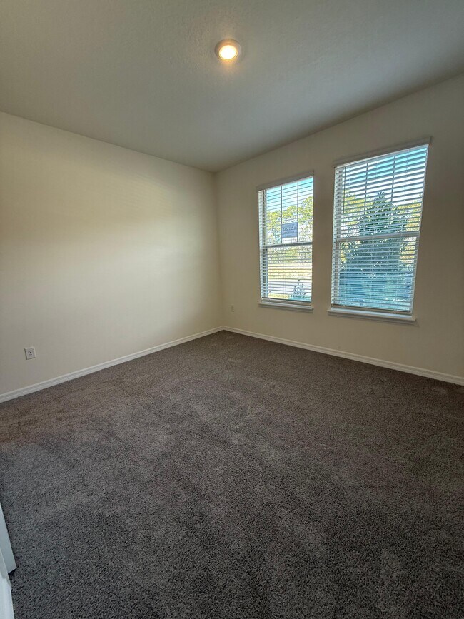 Building Photo - 11840 Shine View Ln