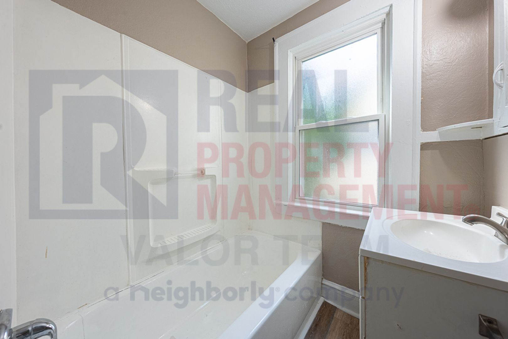 Building Photo - 15714 Huntmere Ave