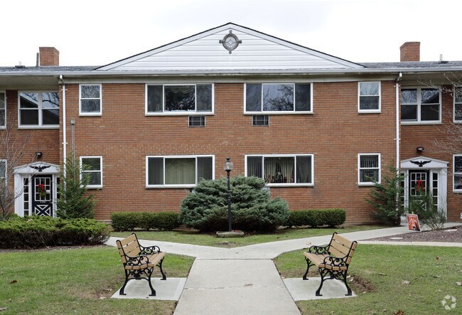 Building Photo - 565 Jewett Ave