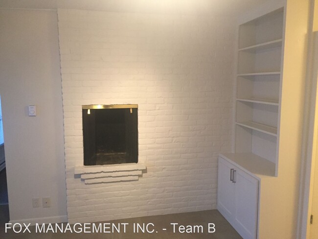 Building Photo - 5272-5278 SW Scholls Ferry Rd