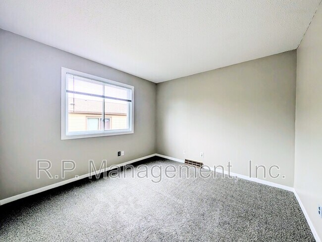 Building Photo - 7216 79th Ave N
