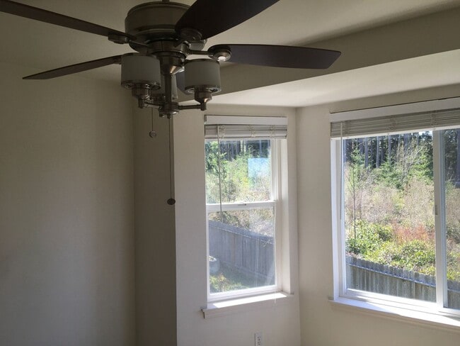 Building Photo - ***PENDING APPLICATION*** 2 Story Pet Friendly Contemporary 3 Bed Home w/ Views, Yard Service Inc...