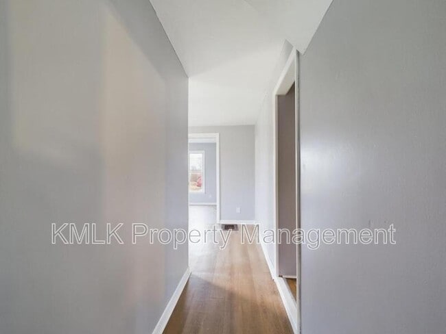 Building Photo - 519 Blake Ave