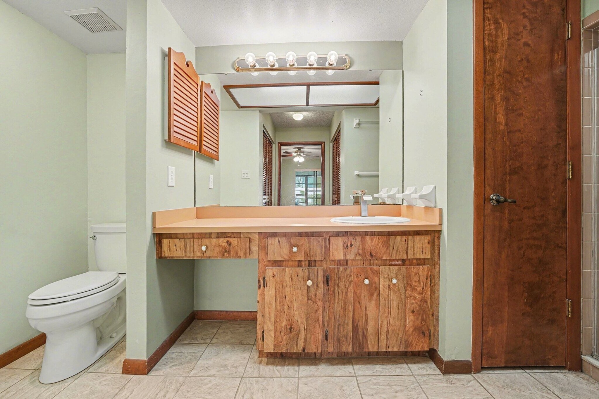 Building Photo - 2025 Sylvester Rd