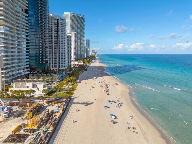 Building Photo - 18501 Collins Ave