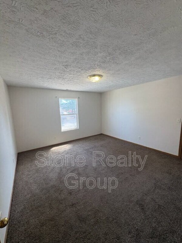 Building Photo - 679 N 25th St