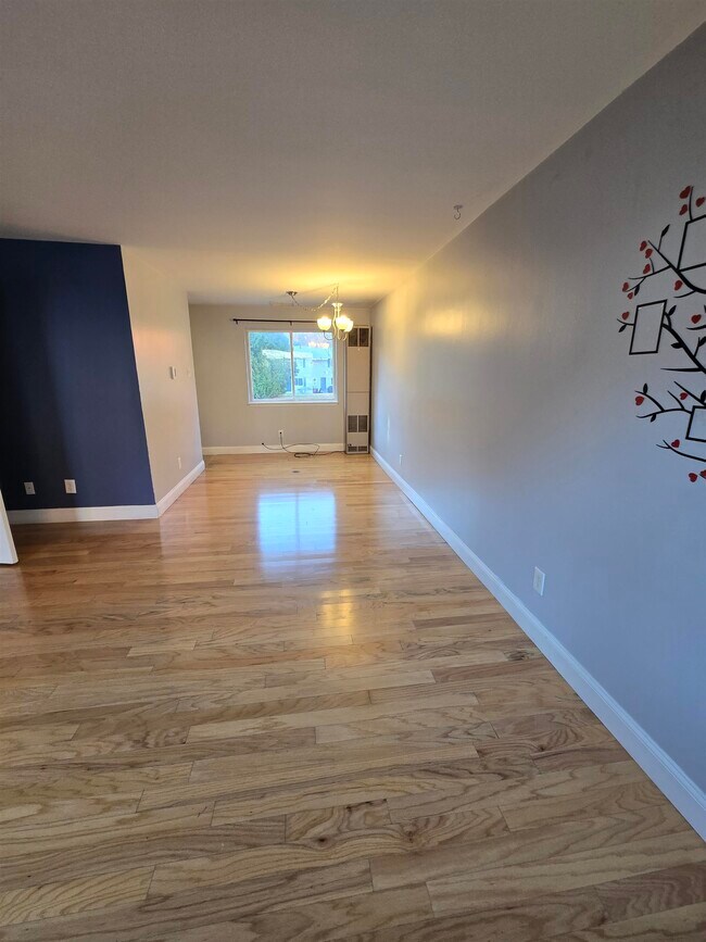 Building Photo - 616 Portland St