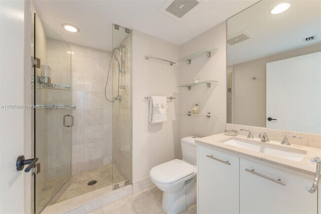 Building Photo - 6801 Collins Ave