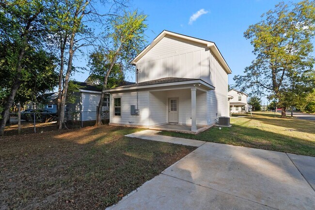 Building Photo - New Construction 3 Bed/3.5 Bath Available ...