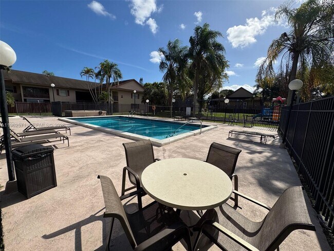 Building Photo - 11289 SW 88th St