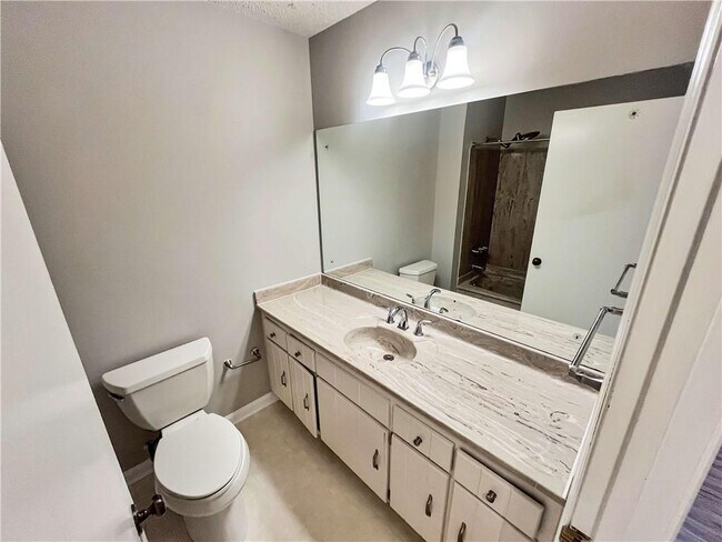 Building Photo - 2010 Shadow Bluff Ct NE