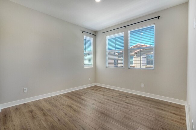 Building Photo - 6675 Agave Cir