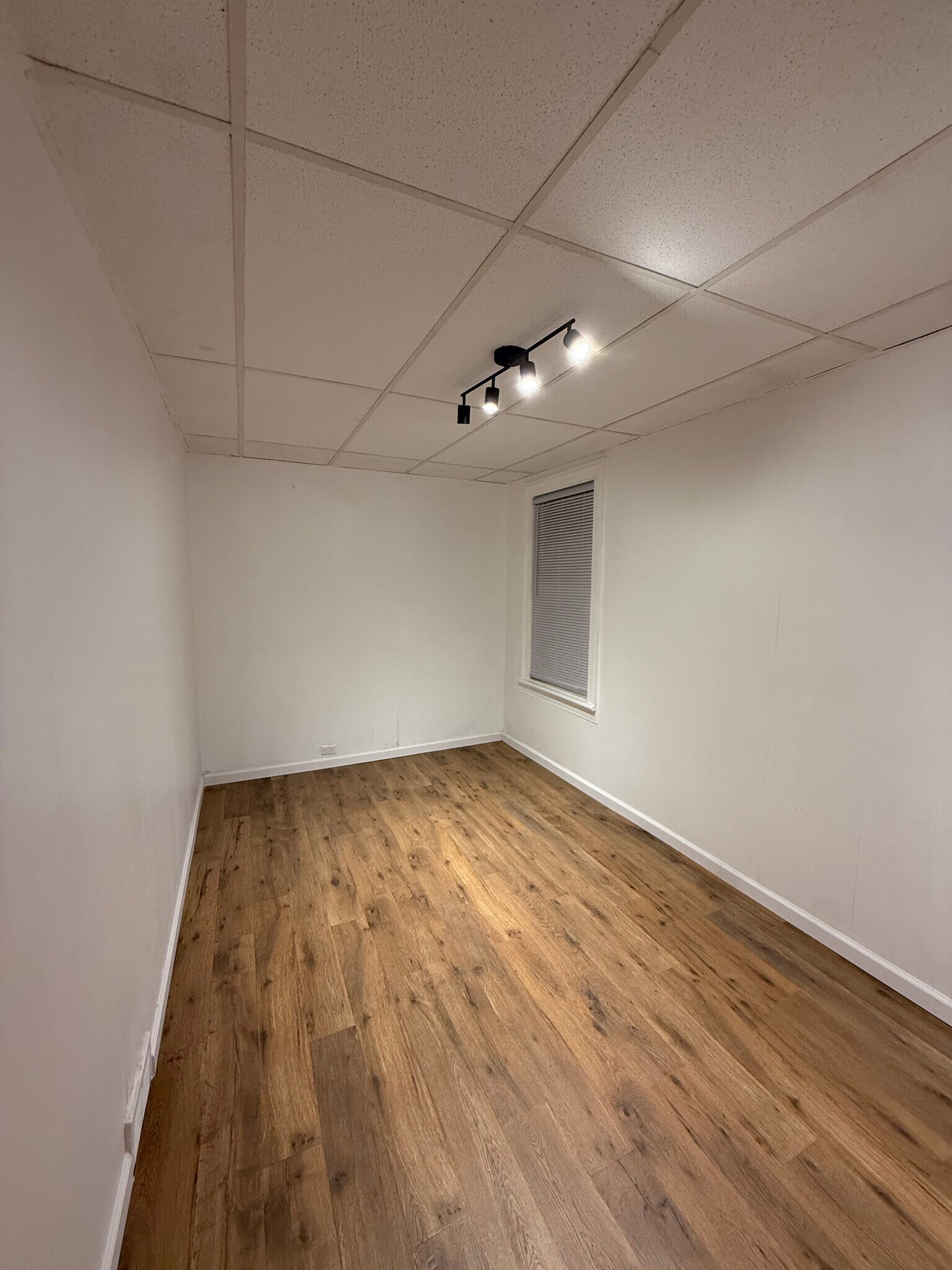 Building Photo - 75 Henry St