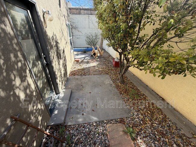 Building Photo - 4904 Purcell Dr NE