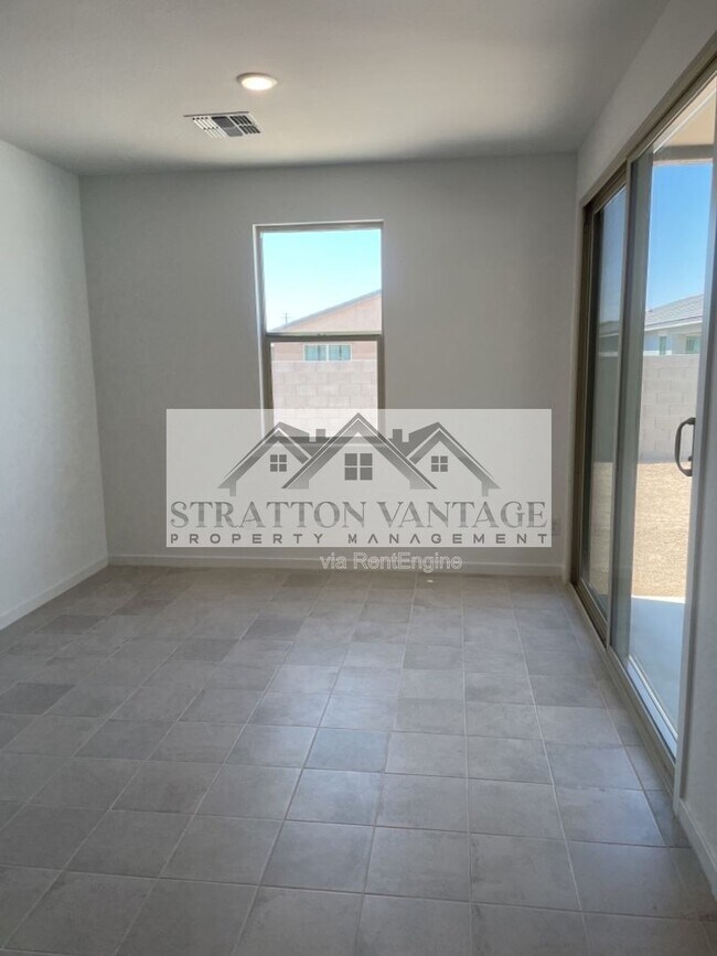 Building Photo - 2942 Kim Dr