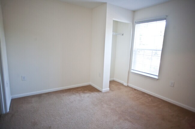 Building Photo - 110 S Roberson St