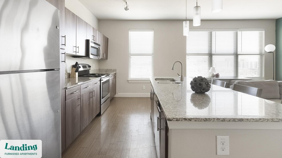 Building Photo - 1415 N Main Ave