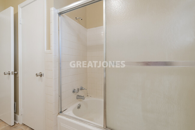 Building Photo - 7268 Fontana Dr