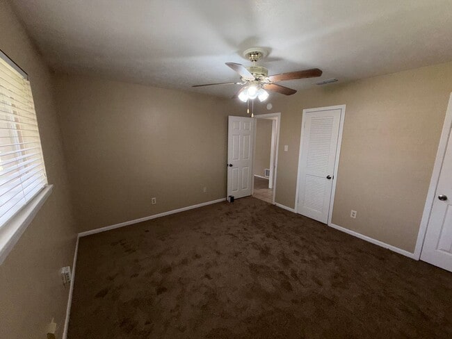 Building Photo - 5313 Carriage Ln