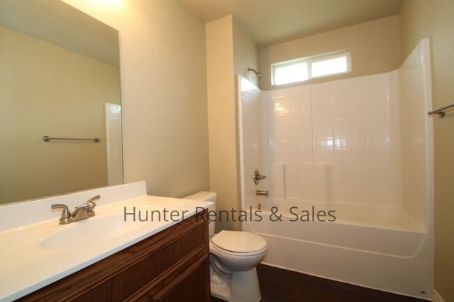 Building Photo - Airport and Texas A&M Central Texas Nearby!