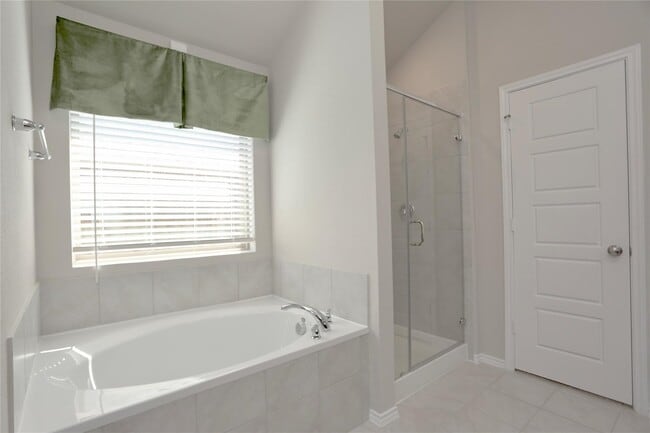 Building Photo - 2123 Santa Ana Wy