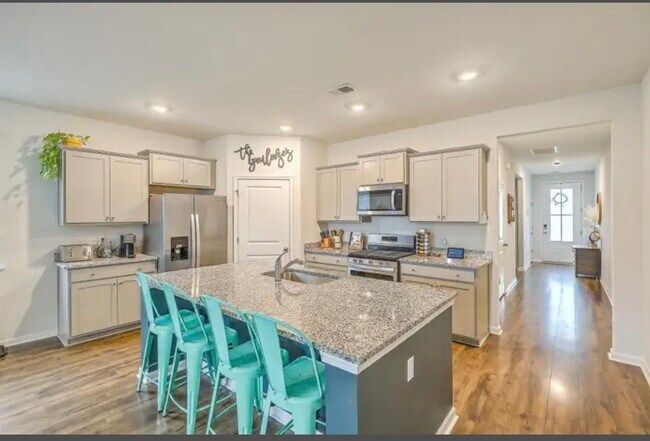 Building Photo - 405 Bering Ln