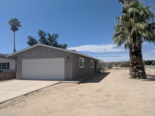 Primary Photo - Cute and cozy 2 bedroom 1 bath
