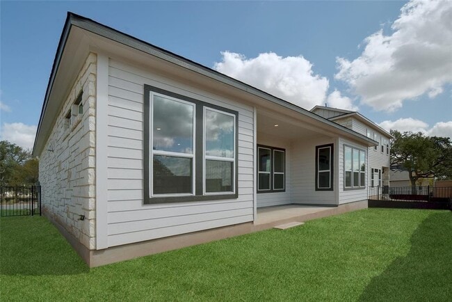 Building Photo - 112 Revere Dr