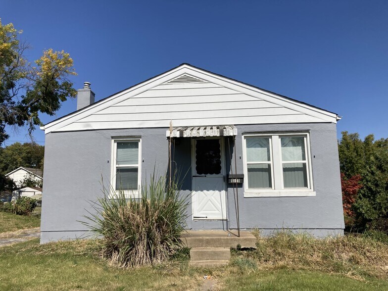 Primary Photo - 9579 Page Ave