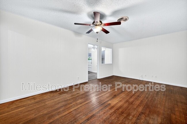 Building Photo - 1112 Redbud Rd