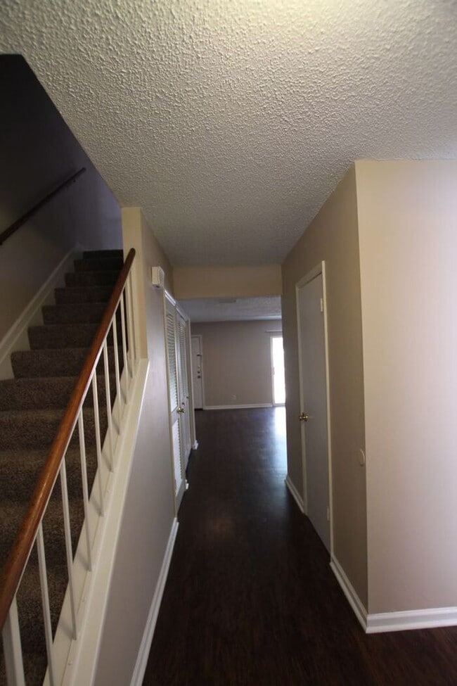 Building Photo - Beautiful 3 Bedroom, 2.5 Bath Townhome in Tyler – Available!