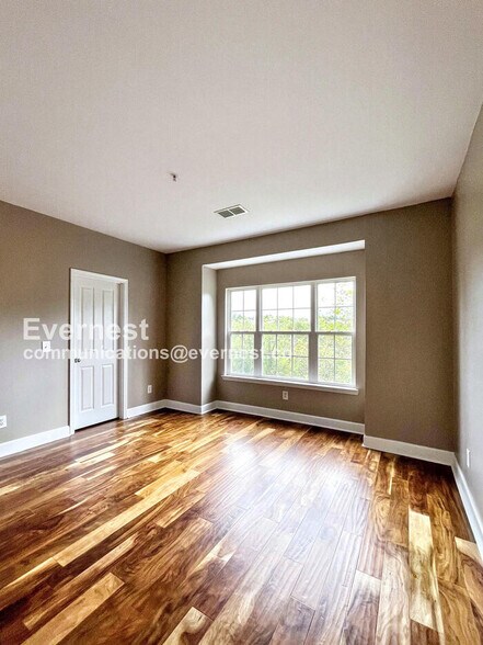 Building Photo - 8431 Callabee Way