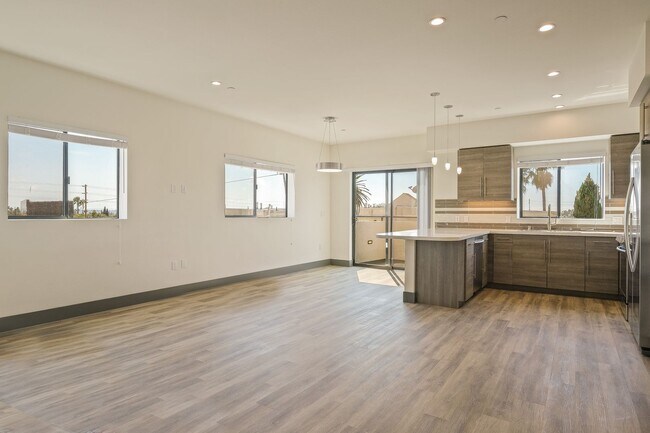 Building Photo - 3743 Midvale Ave