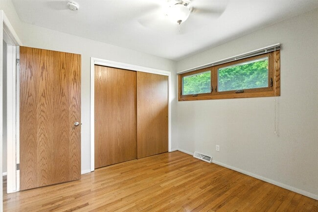 Building Photo - 438 Falcon Cir