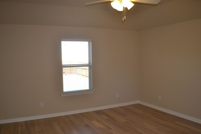 Building Photo - 3 bed 2 bath House for Lease in Sherman