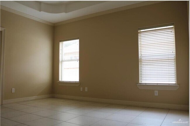 Building Photo - 4905 S Hummer Ln