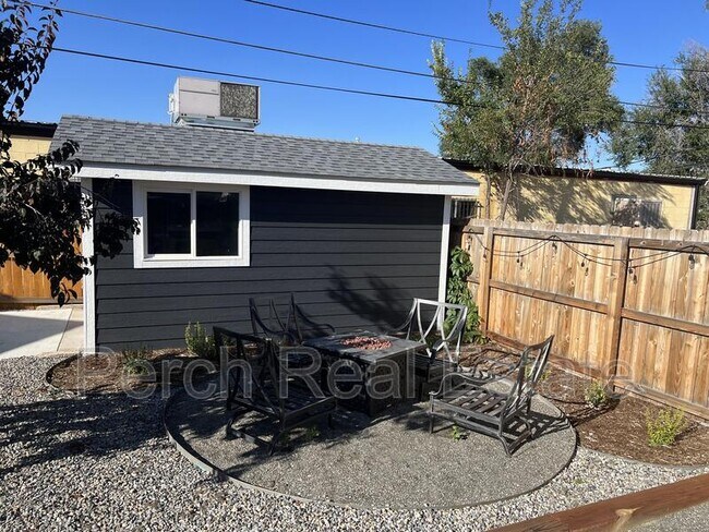 Building Photo - 390 S Garrison St