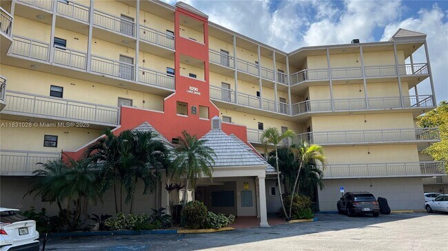 Building Photo - 8290 Lake Dr