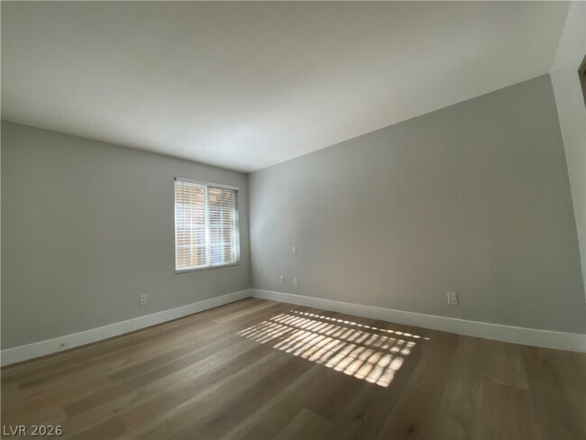 Building Photo - 3145 E Flamingo Rd