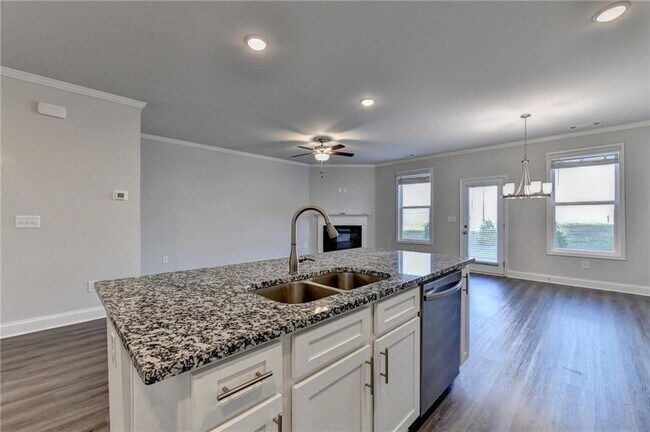 Building Photo - 3855 Brookburn Pk