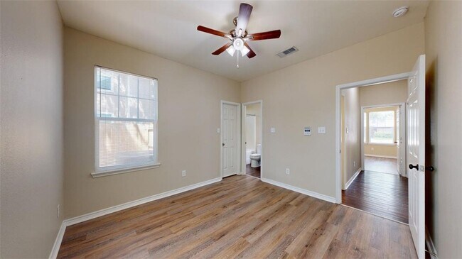 Building Photo - 205 Sterling St