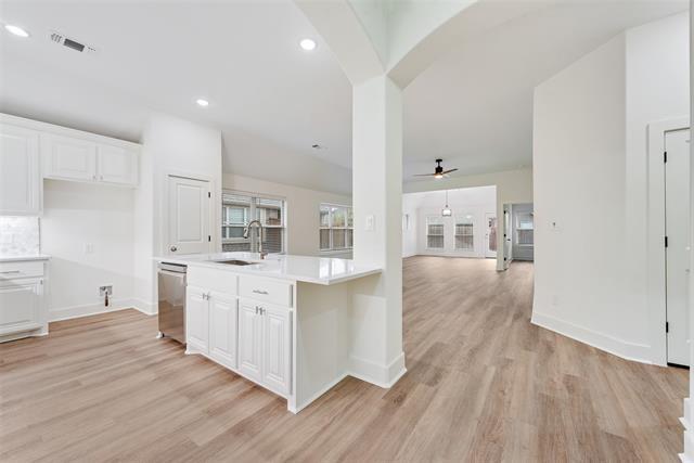 Building Photo - 4703 Sephora Dr