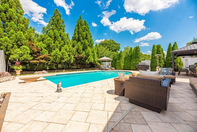 Building Photo - Beautiful 4-Bedroom Colonial in Walkersville