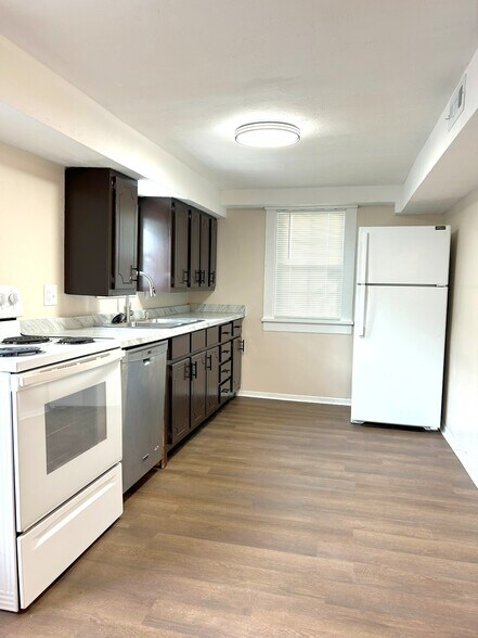 Building Photo - 107 S Buchanan St