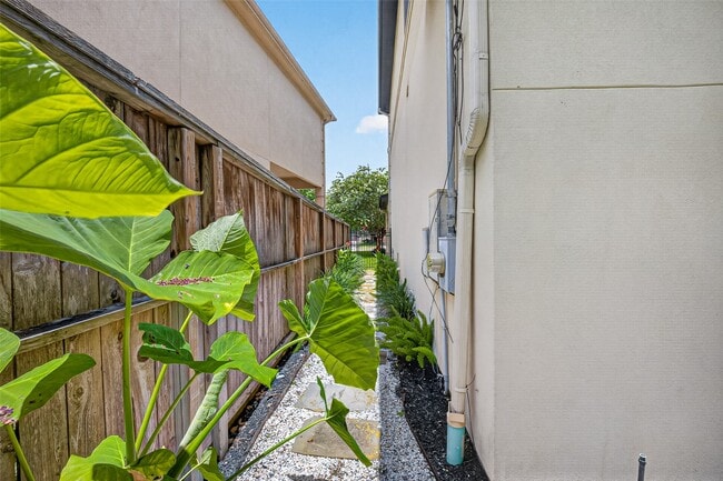 Building Photo - 3515 Durness Way