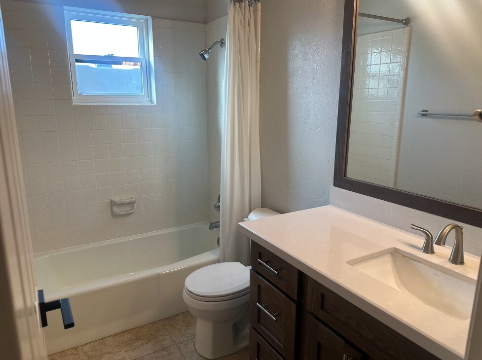 Building Photo - 5402 E Windsor Ave