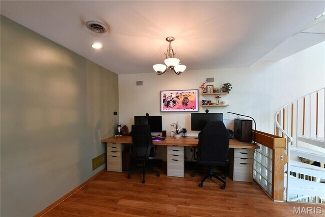 Building Photo - 903 Strecker Rd