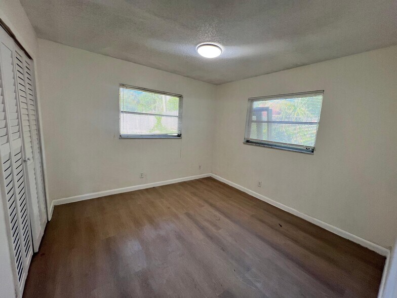 Building Photo - 3321 Grove Rd