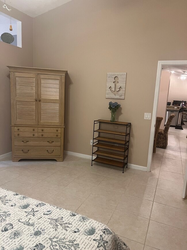 Building Photo - 922 Jackson Way