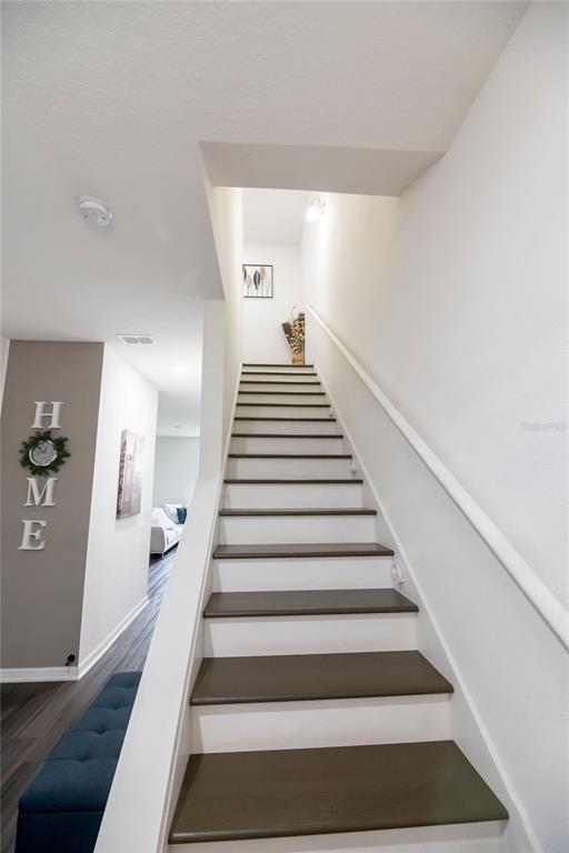 Building Photo - 844 Grandin St